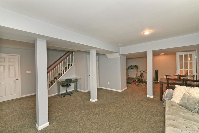 7 Ona Avenue, Dix Hills, NY 11746