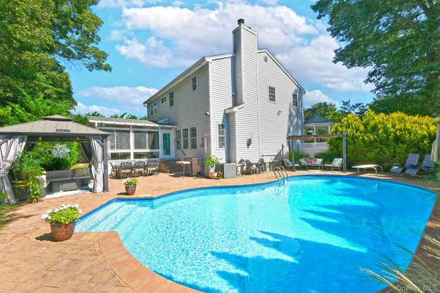 7 Ona Avenue, Dix Hills, NY 11746