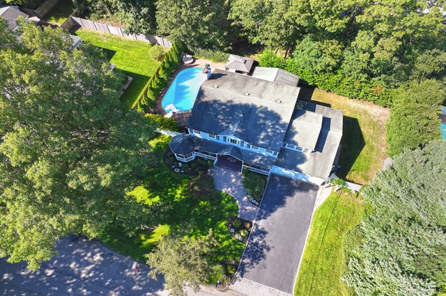 7 Ona Avenue, Dix Hills, NY 11746