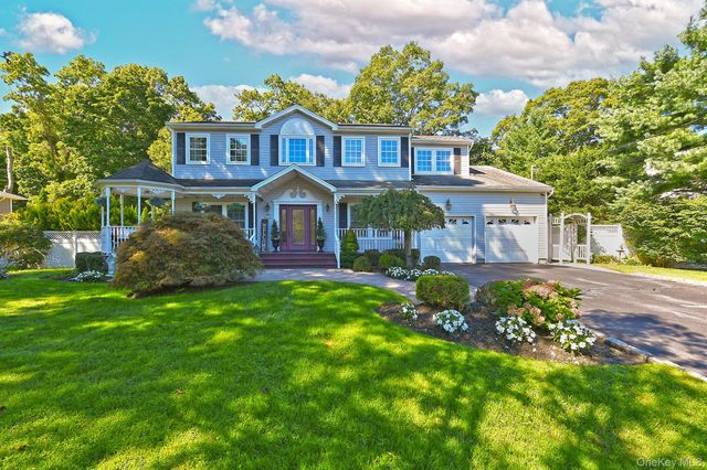 7 Ona Avenue, Dix Hills, NY 11746