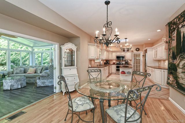 7 Ona Avenue, Dix Hills, NY 11746