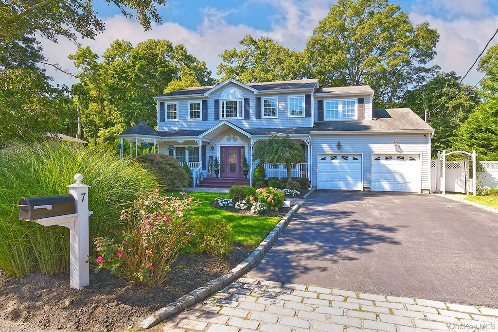 7 Ona Avenue, Dix Hills, NY 11746 — photo 2