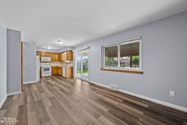 13152 Iowa Drive, Warren, MI 48088