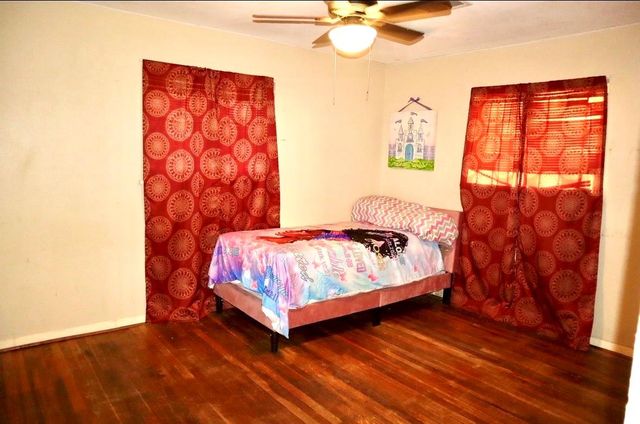 5715 Hirondel Street, Houston, TX 77033