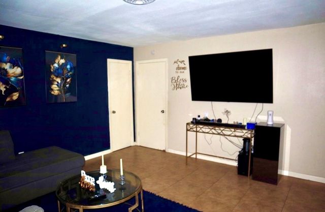 5715 Hirondel Street, Houston, TX 77033