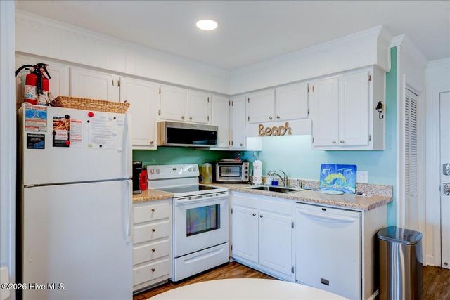 2008 E Ft Macon Road E14, Atlantic Beach, NC 28512