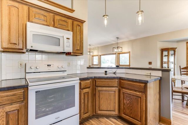 2682 N Shefford Ct, Wichita, KS 67205