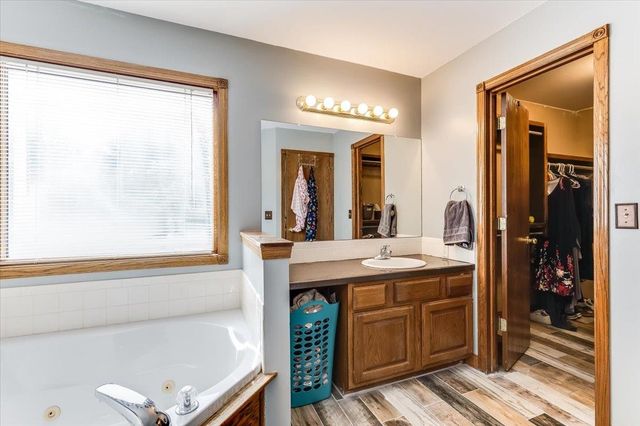 2682 N Shefford Ct, Wichita, KS 67205