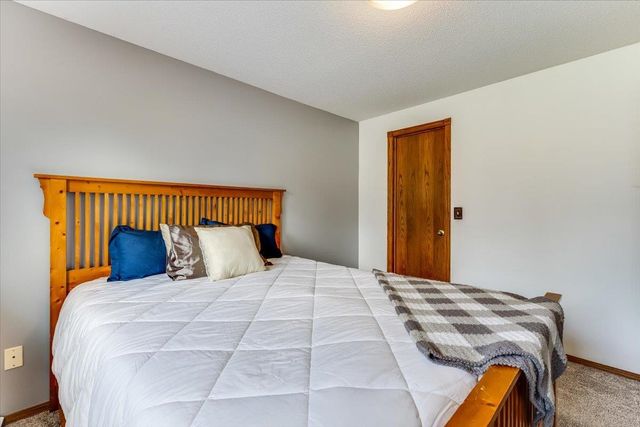 2682 N Shefford Ct, Wichita, KS 67205
