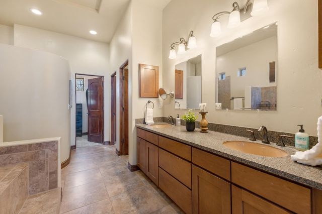 3887 Hanley Road NE, Rio Rancho, NM 87144