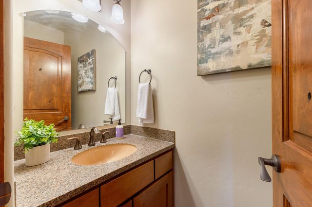 3887 Hanley Road NE, Rio Rancho, NM 87144