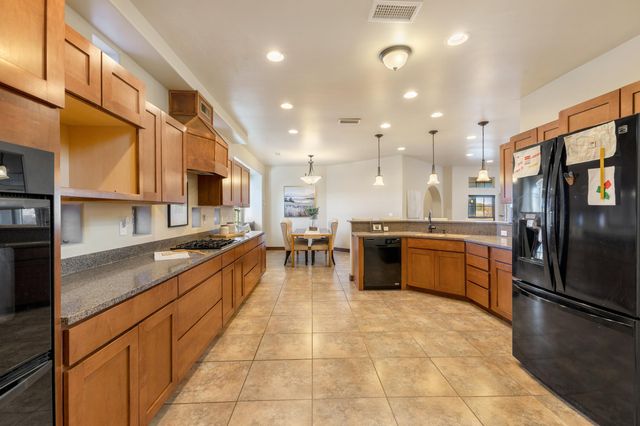 3887 Hanley Road NE, Rio Rancho, NM 87144