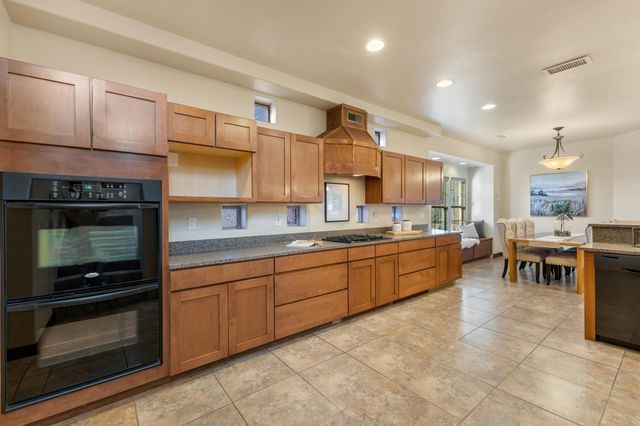 3887 Hanley Road NE, Rio Rancho, NM 87144