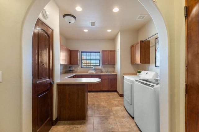 3887 Hanley Road NE, Rio Rancho, NM 87144