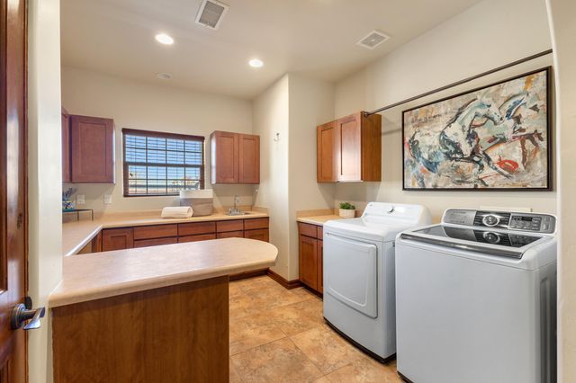 3887 Hanley Road NE, Rio Rancho, NM 87144