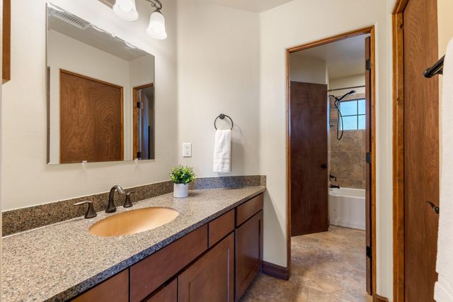 3887 Hanley Road NE, Rio Rancho, NM 87144