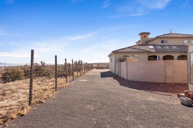 3887 Hanley Road NE, Rio Rancho, NM 87144
