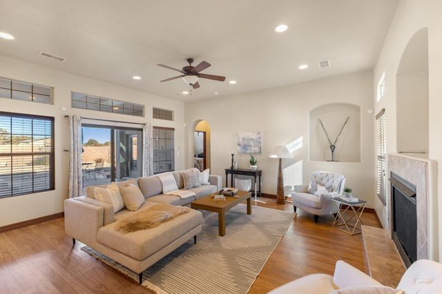 3887 Hanley Road NE, Rio Rancho, NM 87144