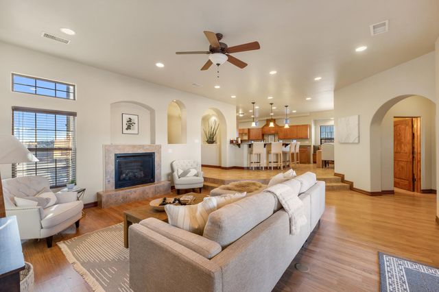 3887 Hanley Road NE, Rio Rancho, NM 87144