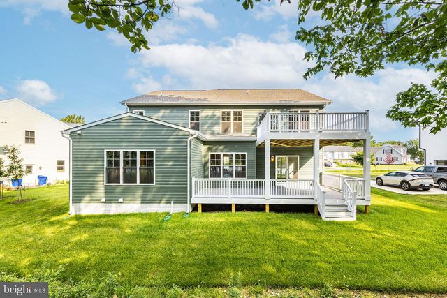 305 N LAKE, Stevensville, MD 21666