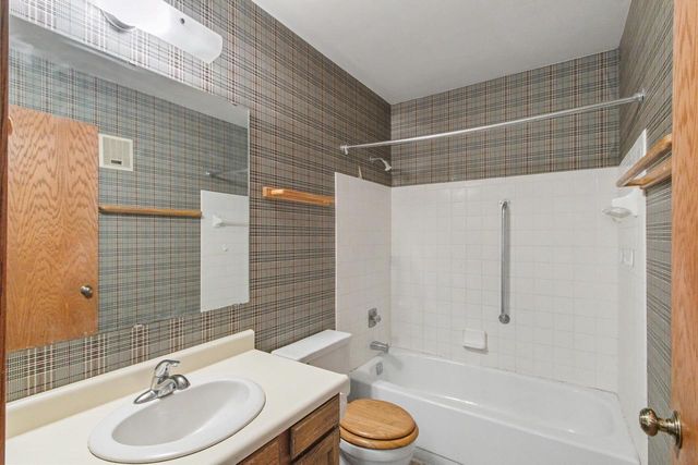 6966 Park Ridge Drive, Madison, WI 53719