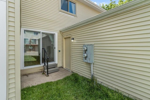 6966 Park Ridge Drive, Madison, WI 53719