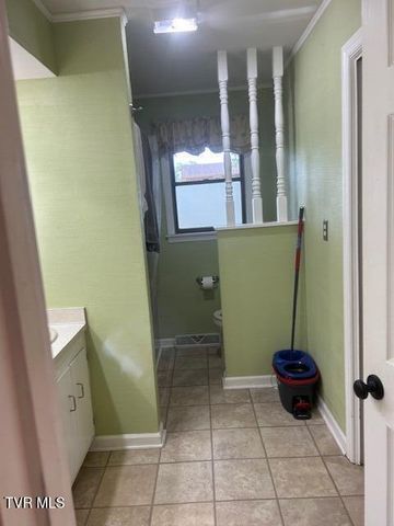 164 Woodstock Lane, Bristol, VA 24201