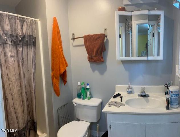 164 Woodstock Lane, Bristol, VA 24201