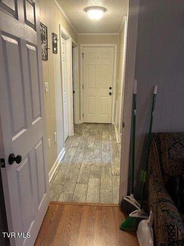 164 Woodstock Lane, Bristol, VA 24201