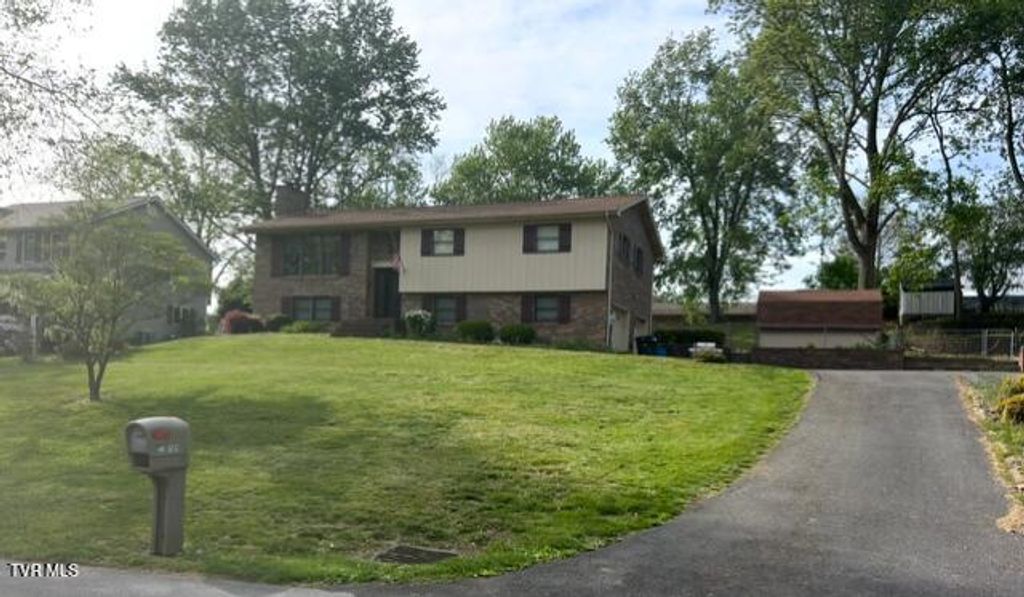 164 Woodstock Lane, Bristol, VA 24201