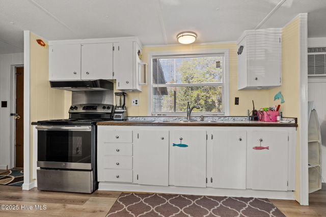 105 Ronnie Road, Beaufort, NC 28516