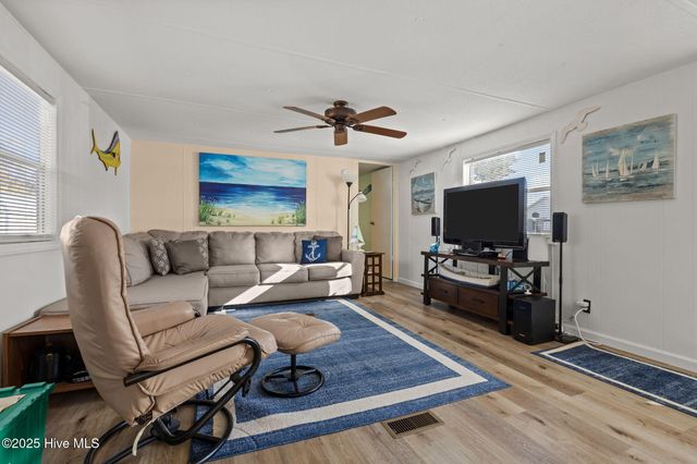 105 Ronnie Road, Beaufort, NC 28516