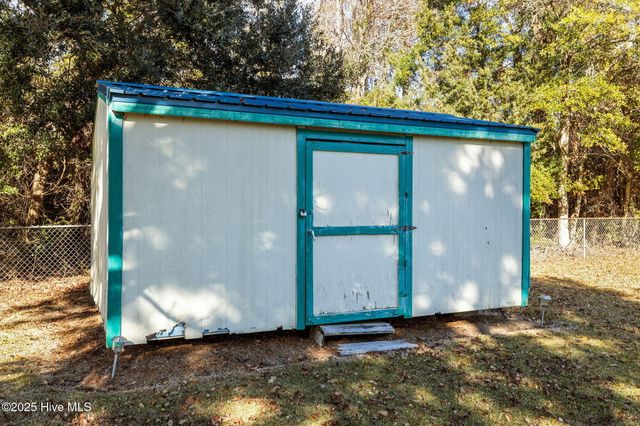 105 Ronnie Road, Beaufort, NC 28516