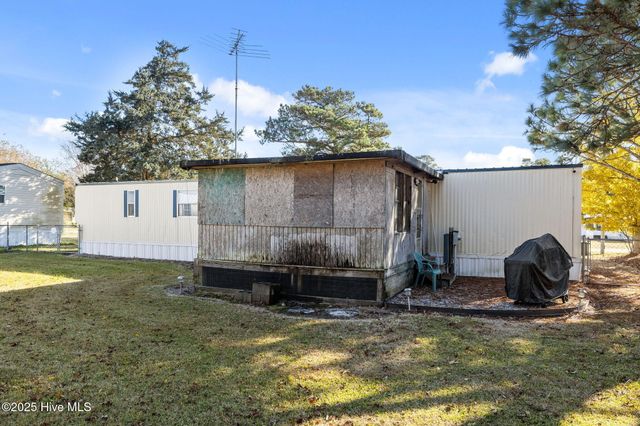 105 Ronnie Road, Beaufort, NC 28516