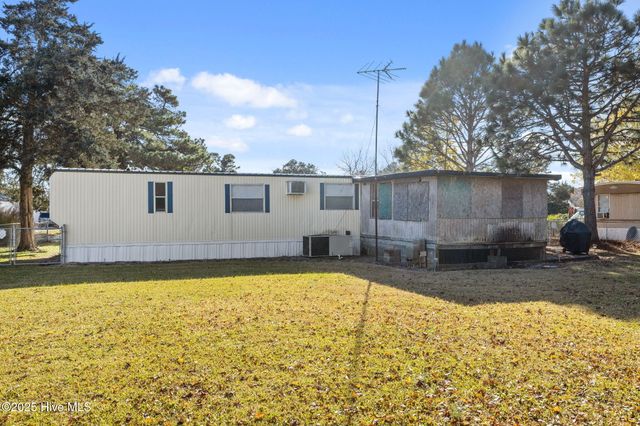 105 Ronnie Road, Beaufort, NC 28516