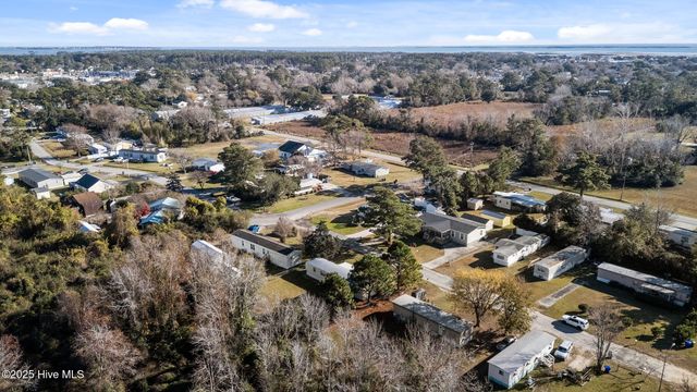 105 Ronnie Road, Beaufort, NC 28516