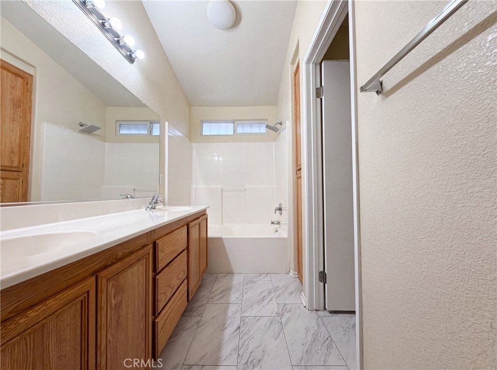 Image 12 of property listing at 18792 Dogwood Court, Adelanto, CA 92301