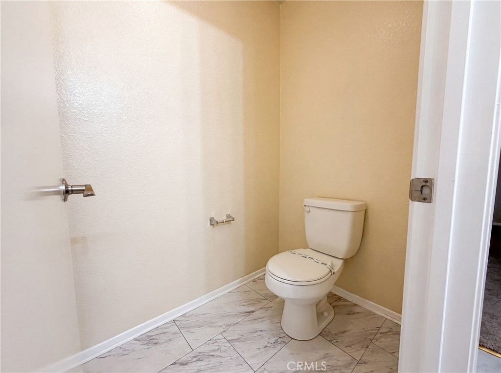 Image 13 of property listing at 18792 Dogwood Court, Adelanto, CA 92301
