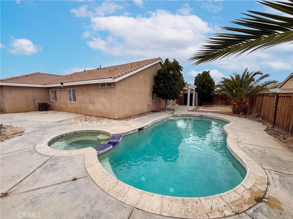 Image 3 of property listing at 18792 Dogwood Court, Adelanto, CA 92301