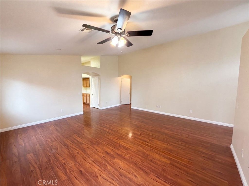 Image 4 of property listing at 18792 Dogwood Court, Adelanto, CA 92301