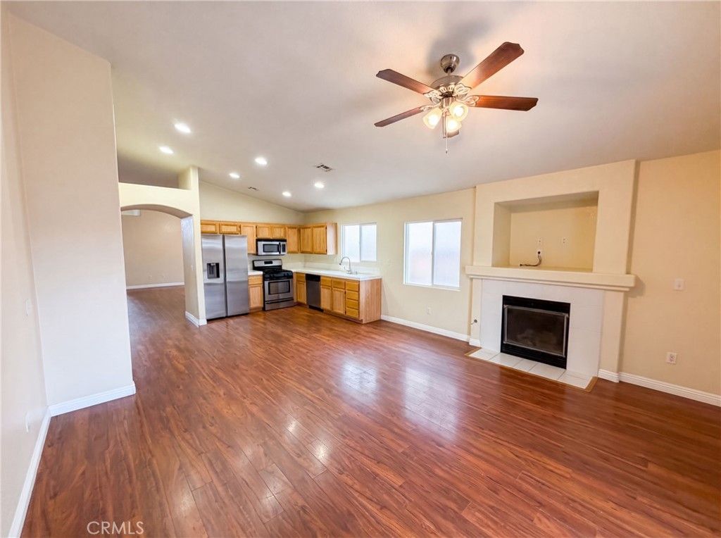 Image 6 of property listing at 18792 Dogwood Court, Adelanto, CA 92301