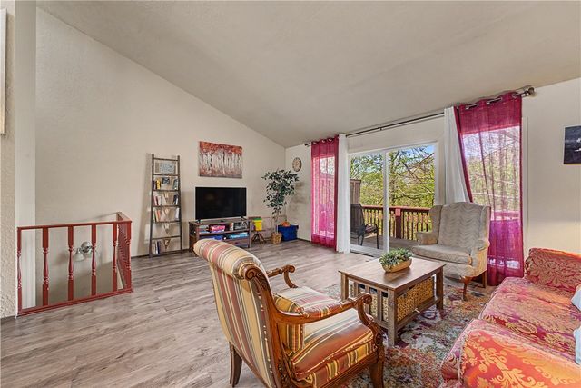 65 Davis Circle, Bella Vista, AR 72715