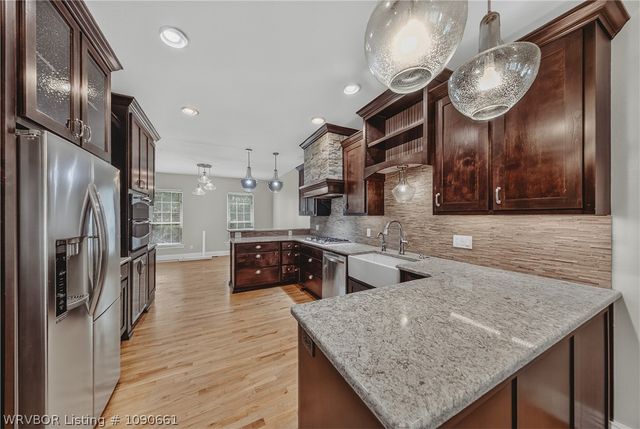 88 Skyview Lane, Fayetteville, AR 72701