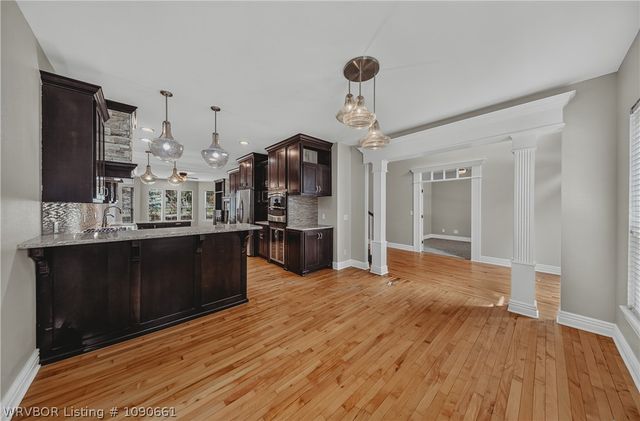 88 Skyview Lane, Fayetteville, AR 72701