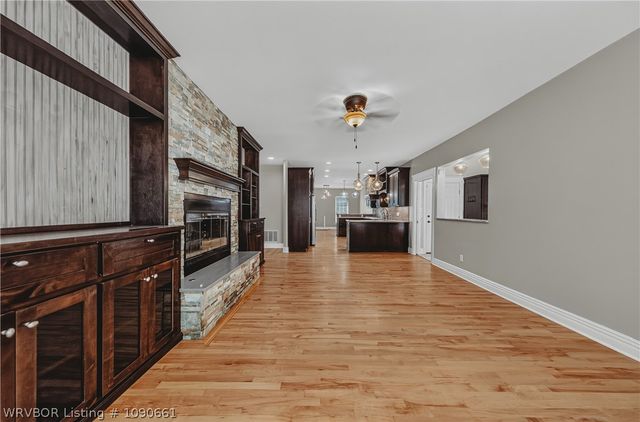 88 Skyview Lane, Fayetteville, AR 72701