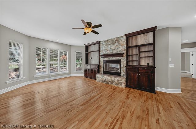 88 Skyview Lane, Fayetteville, AR 72701