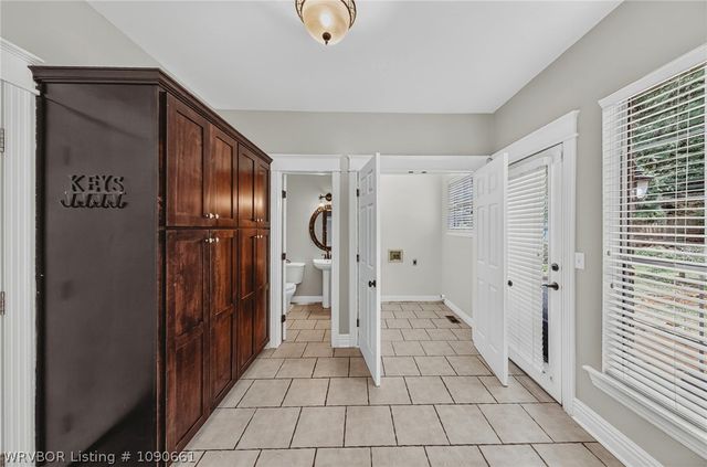 88 Skyview Lane, Fayetteville, AR 72701
