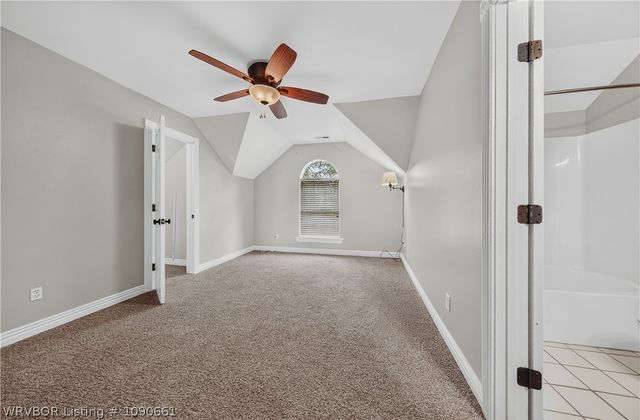 88 Skyview Lane, Fayetteville, AR 72701