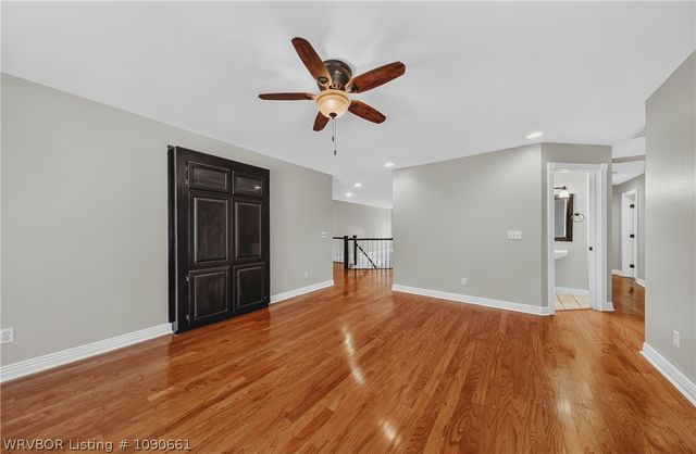 88 Skyview Lane, Fayetteville, AR 72701