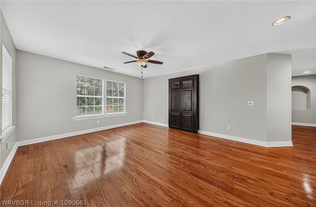 88 Skyview Lane, Fayetteville, AR 72701